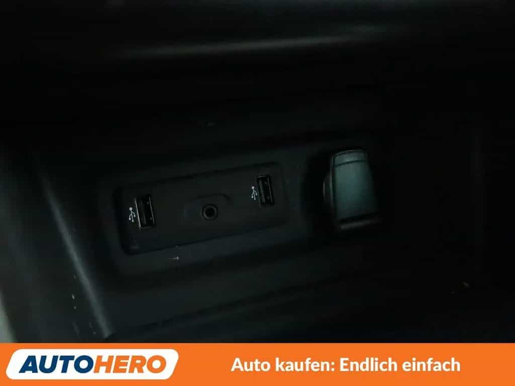 Renault Megane 1.3 TCe Limited*NAVI*TEMPO*CAM*PDC*SHZ* 08/2018-photo-27