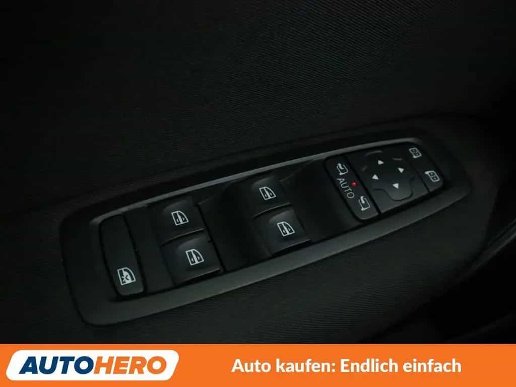 Renault Megane 1.3 TCe Limited*NAVI*TEMPO*CAM*PDC*SHZ* 08/2018-photo-30