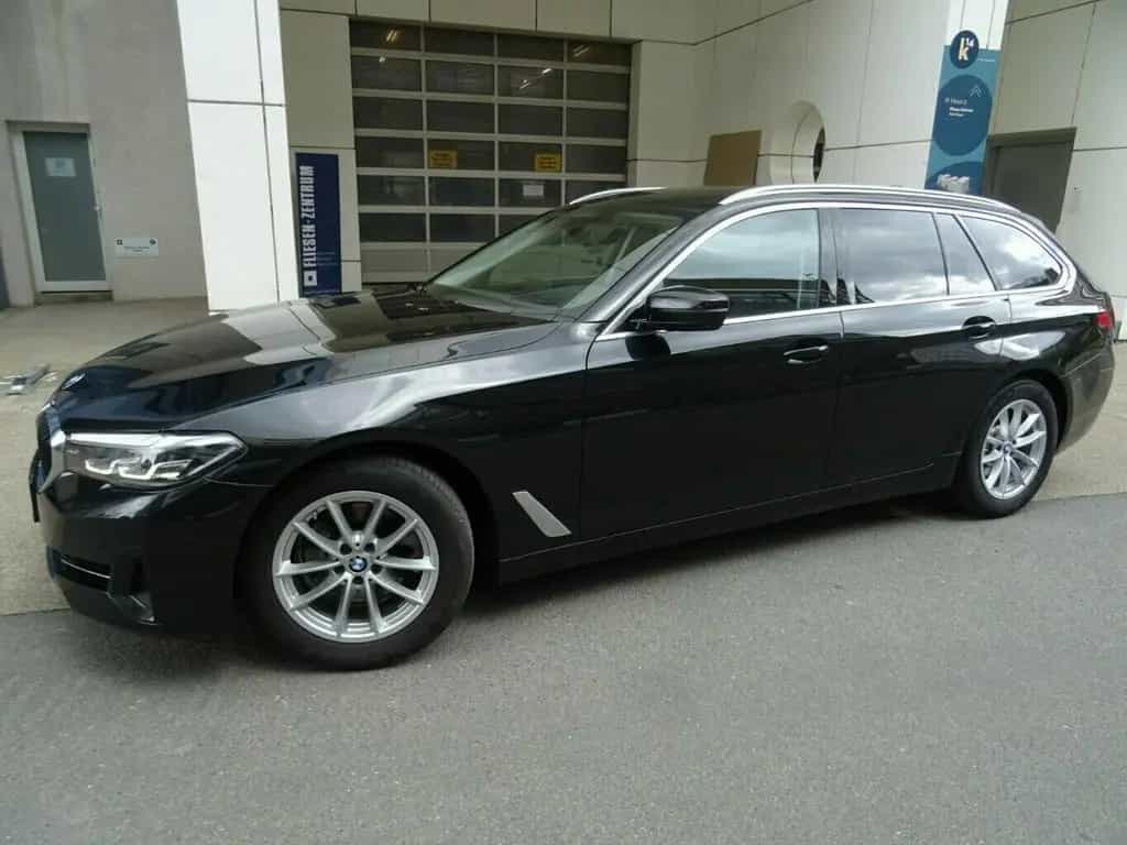 BMW 520 d Tour Autom,,Leder,AHK,ACC,360° 03/2021-photo-2