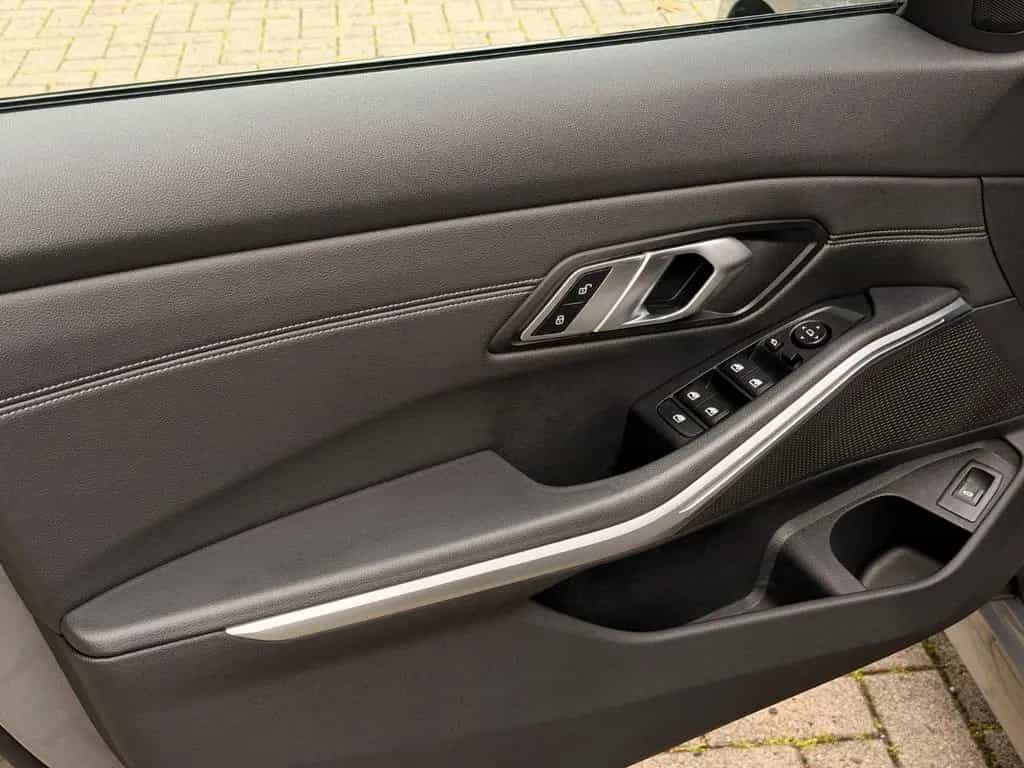 BMW 320 d Touring SportLine/top gepflegt/Ambiente/LED 08/2020-photo-18
