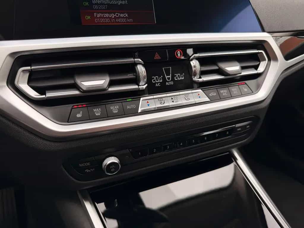 BMW 320 d Touring SportLine/top gepflegt/Ambiente/LED 08/2020-photo-30
