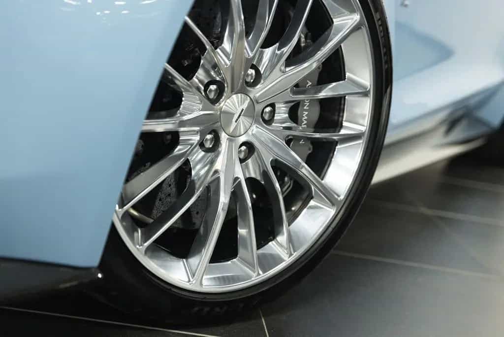 Aston Martin Vanquish ZAGATO SHOOTING BRAKE 1 of 99 08/2019-photo-5