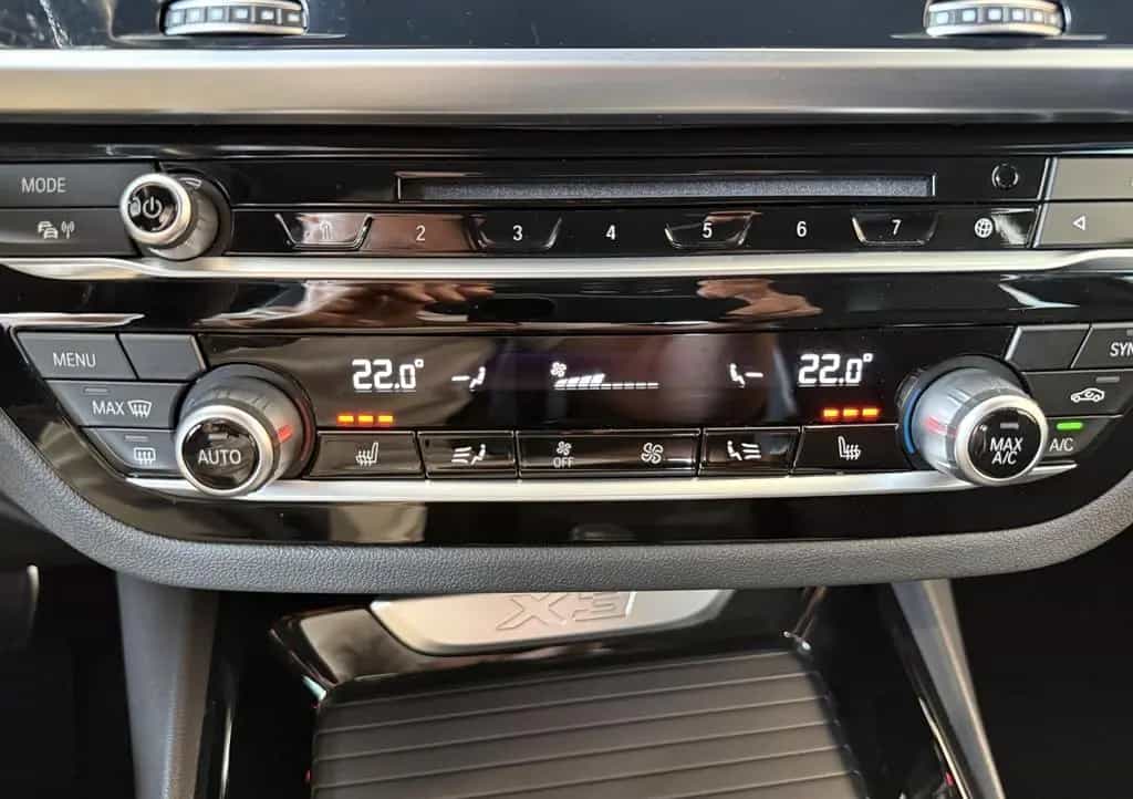 BMW X3 xDr. 20 i M SPORT KAM+HUD+AHK+KOMF+HIFI+19* 04/2020-photo-21
