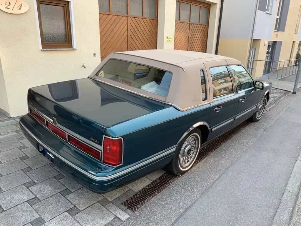 Lincoln Town Car 02/1995-photo-4