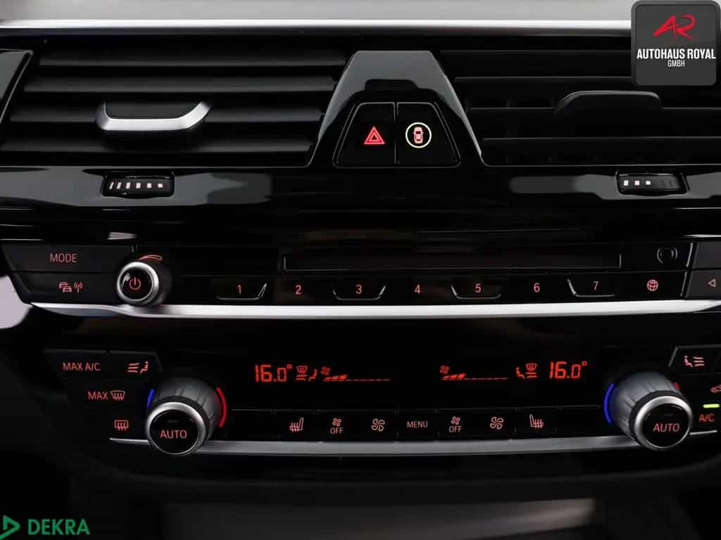 BMW 520 d T xDrive M SPORT HUD,KEYLESS,PANO,KAMERA 11/2019-photo-21