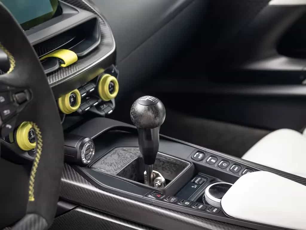 Aston Martin Other Valour | Satin Paint | Lightweight Seats 08/2024-photo-22