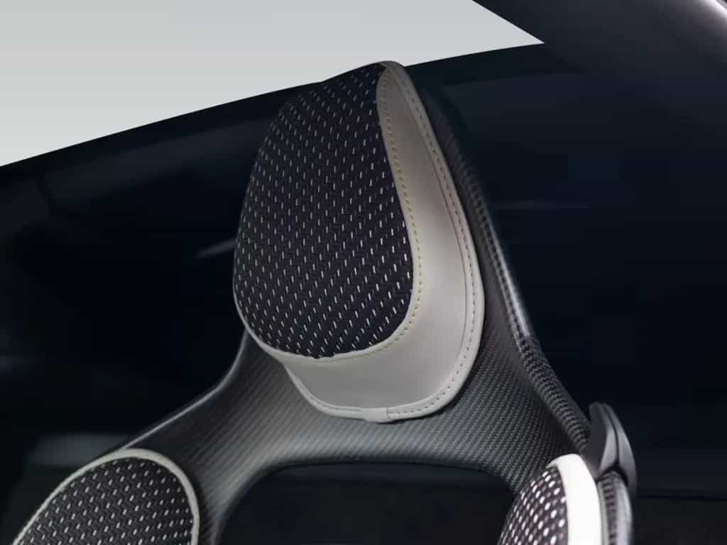 Aston Martin Other Valour | Satin Paint | Lightweight Seats 08/2024-photo-24