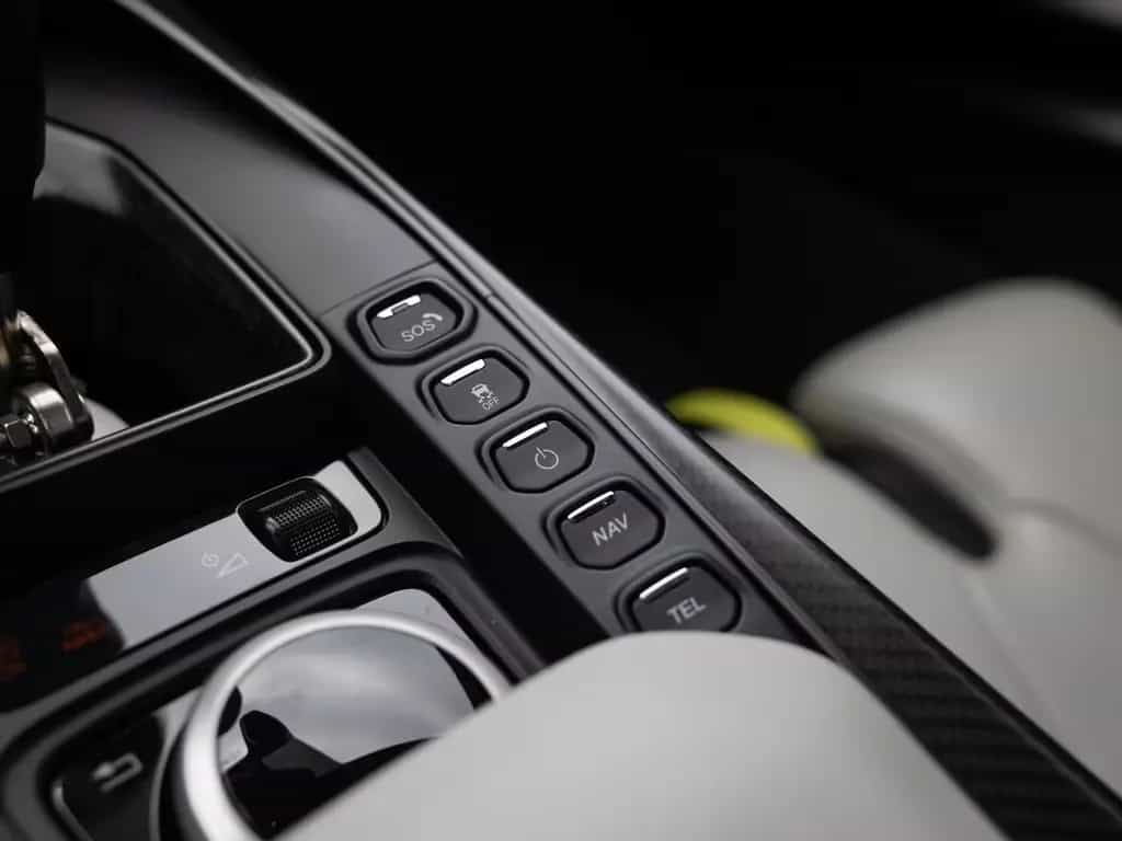 Aston Martin Other Valour | Satin Paint | Lightweight Seats 08/2024-photo-30