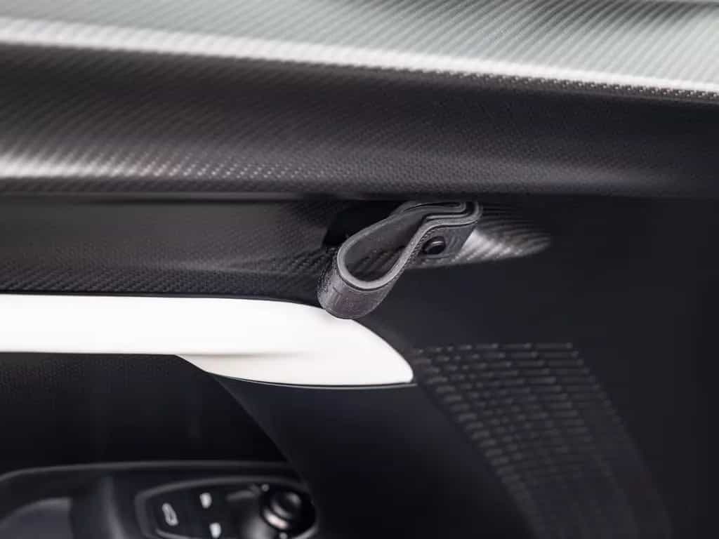 Aston Martin Other Valour | Satin Paint | Lightweight Seats 08/2024-photo-36