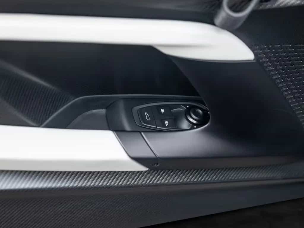 Aston Martin Other Valour | Satin Paint | Lightweight Seats 08/2024-photo-37