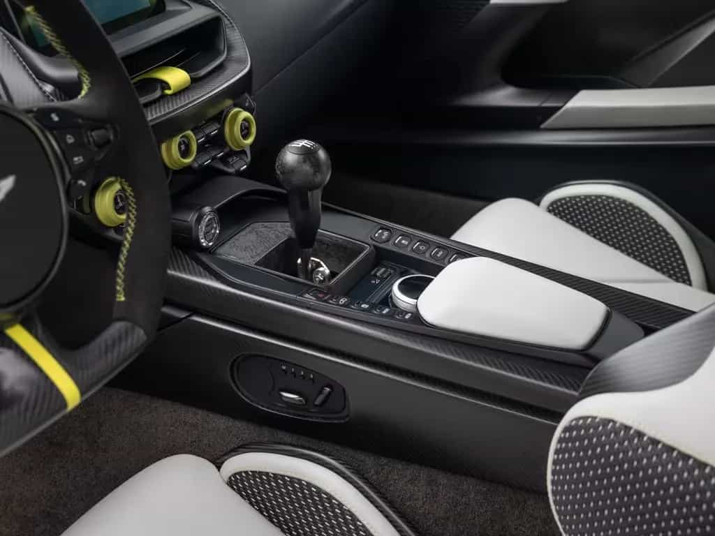 Aston Martin Other Valour | Satin Paint | Lightweight Seats 08/2024-photo-39