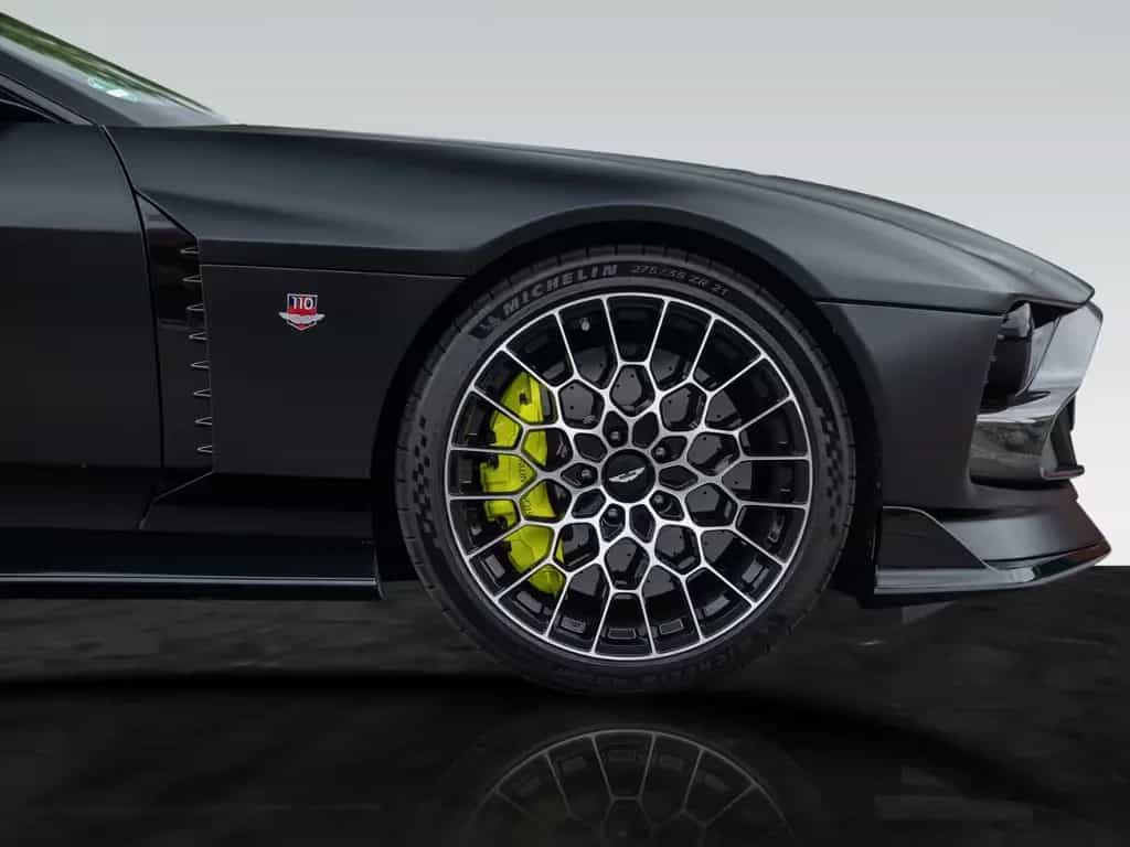 Aston Martin Other Valour | Satin Paint | Lightweight Seats 08/2024-photo-7