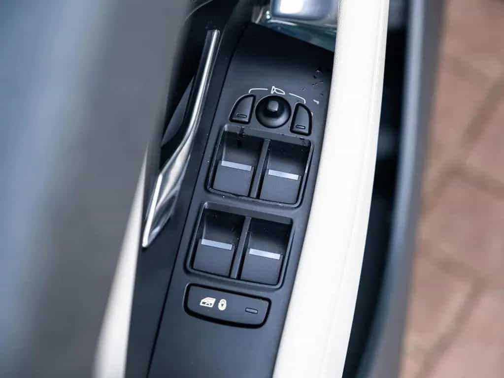Jaguar E-Pace 2.0 P200 AWD SE Luxury | Vollleder | Pano 09/2019-photo-14