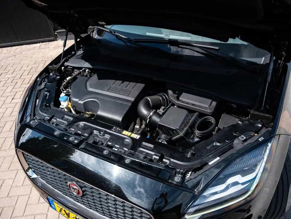 Jaguar E-Pace 2.0 P200 AWD SE Luxury | Vollleder | Pano 09/2019-photo-36