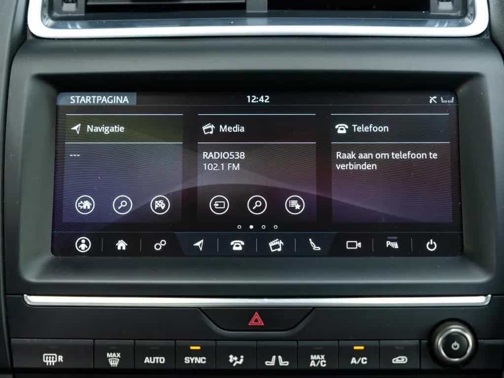Jaguar E-Pace 2.0 P200 AWD SE Luxury | Vollleder | Pano 09/2019-photo-41
