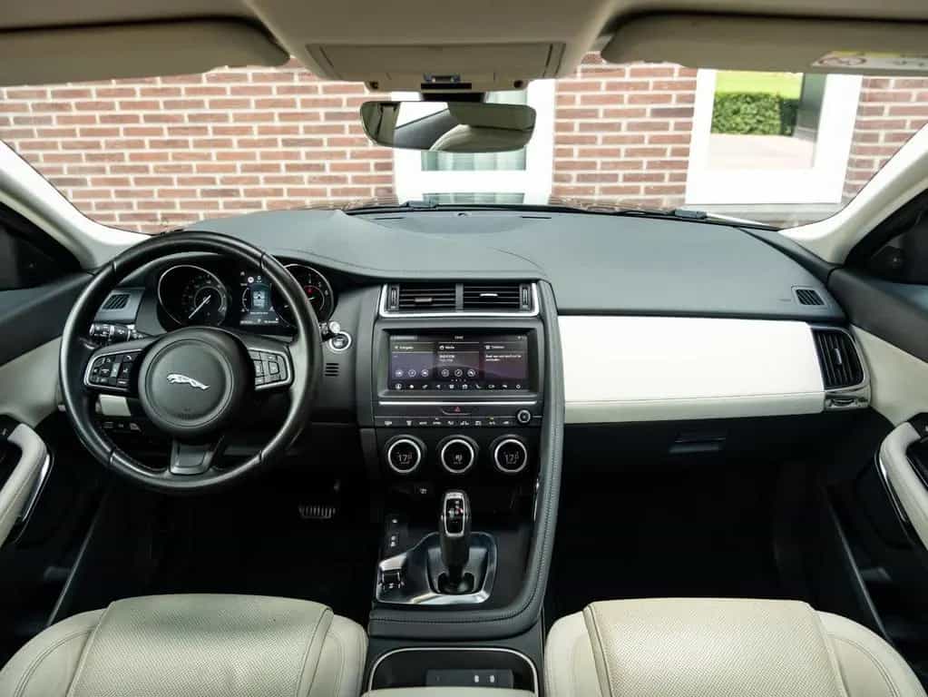 Jaguar E-Pace 2.0 P200 AWD SE Luxury | Vollleder | Pano 09/2019-photo-5