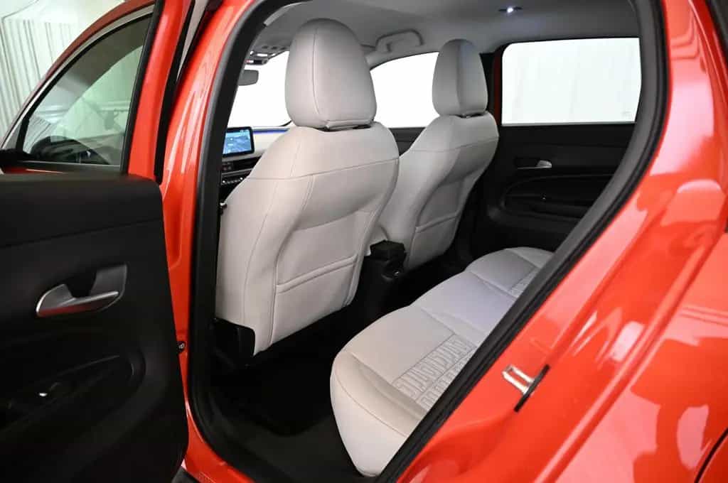 Fiat 600 1.2 Hybrid 136 DCT6 La Prima LED/NAVI/SHZ/18 12/2024-photo-24