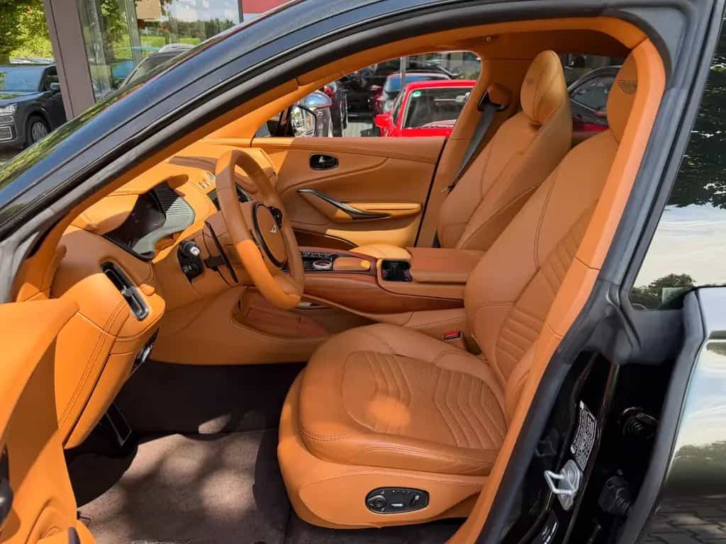 Aston Martin DBX - 1.dt. Hd - Neuzustand - 20tkm 10/2020-photo-12