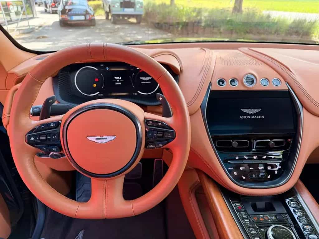 Aston Martin DBX - 1.dt. Hd - Neuzustand - 20tkm 10/2020-photo-15