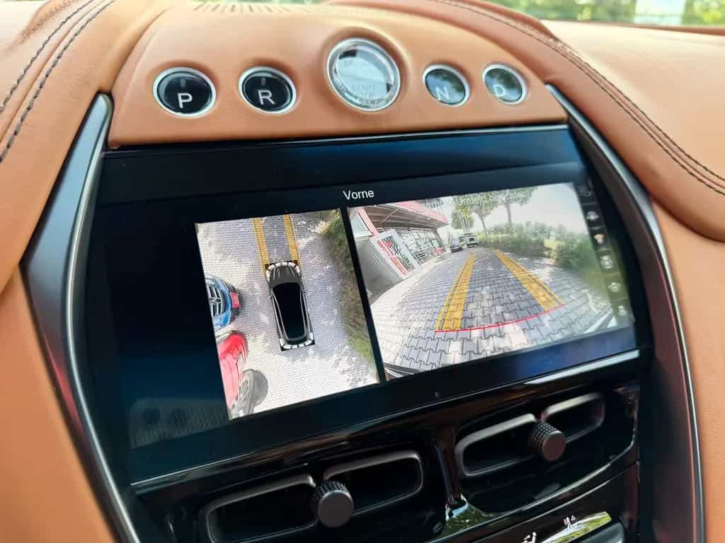 Aston Martin DBX - 1.dt. Hd - Neuzustand - 20tkm 10/2020-photo-18