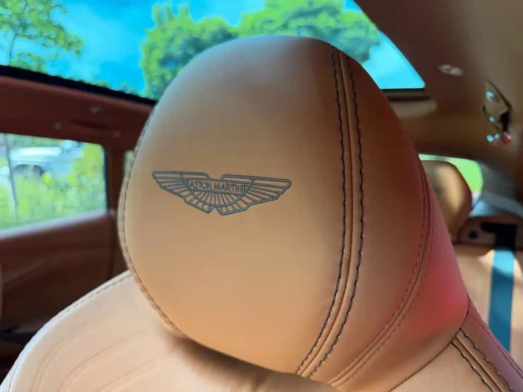 Aston Martin DBX - 1.dt. Hd - Neuzustand - 20tkm 10/2020-photo-21