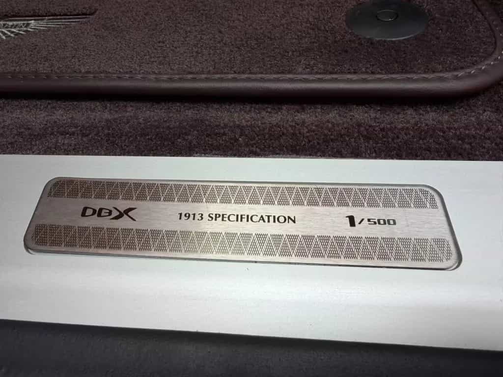 Aston Martin DBX - 1.dt. Hd - Neuzustand - 20tkm 10/2020-photo-22