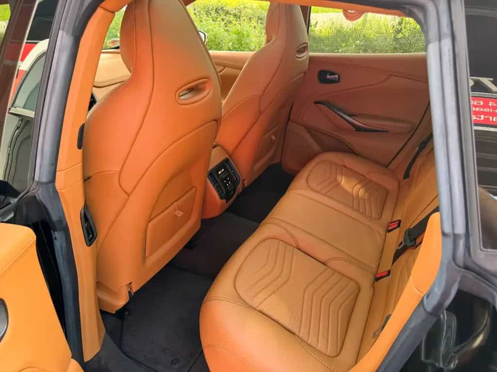Aston Martin DBX - 1.dt. Hd - Neuzustand - 20tkm 10/2020-photo-23