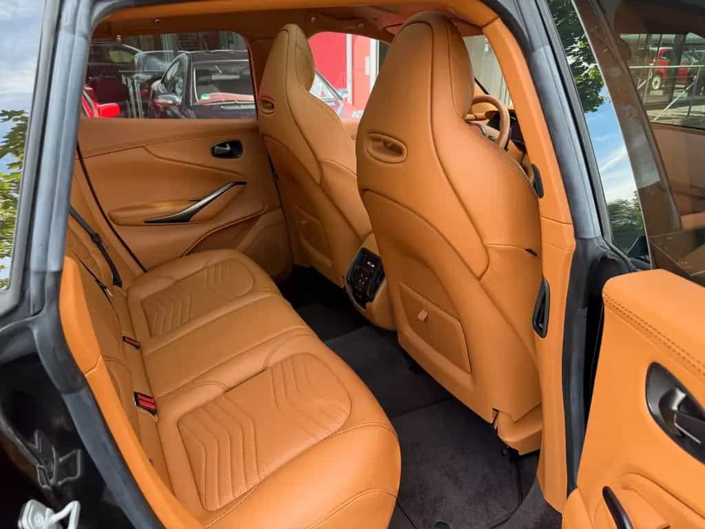 Aston Martin DBX - 1.dt. Hd - Neuzustand - 20tkm 10/2020-photo-25