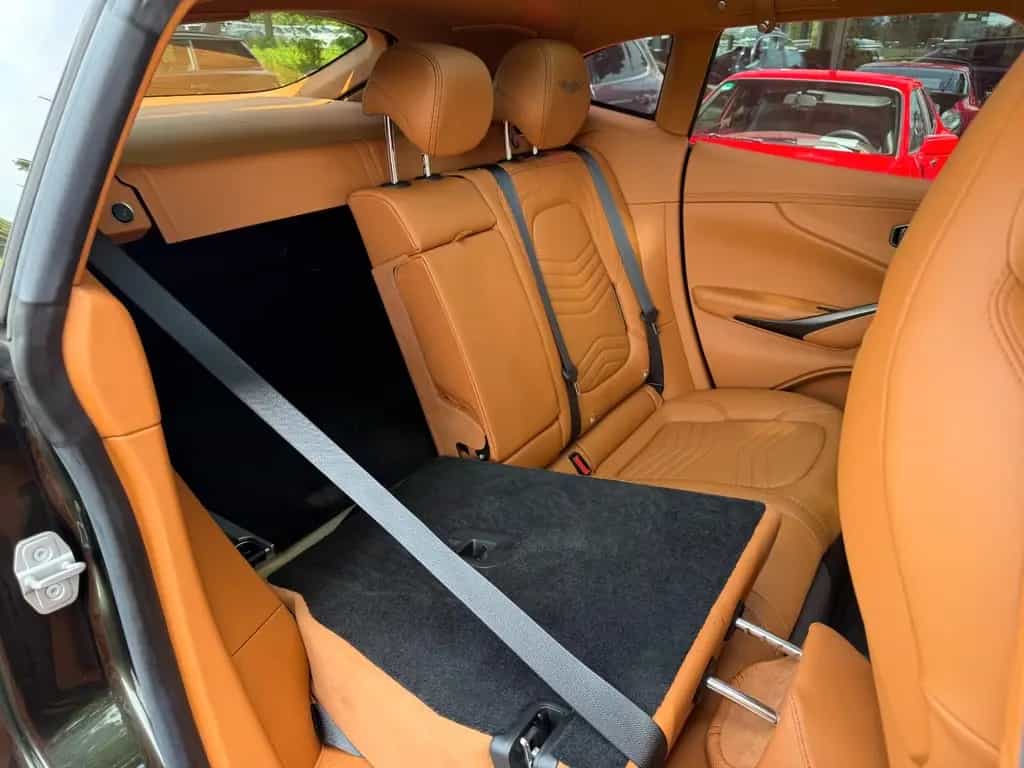 Aston Martin DBX - 1.dt. Hd - Neuzustand - 20tkm 10/2020-photo-26