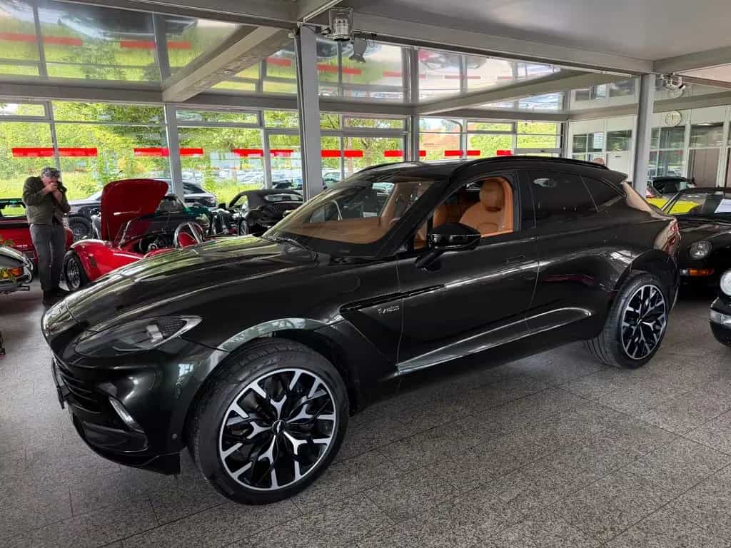 Aston Martin DBX - 1.dt. Hd - Neuzustand - 20tkm 10/2020-photo-34