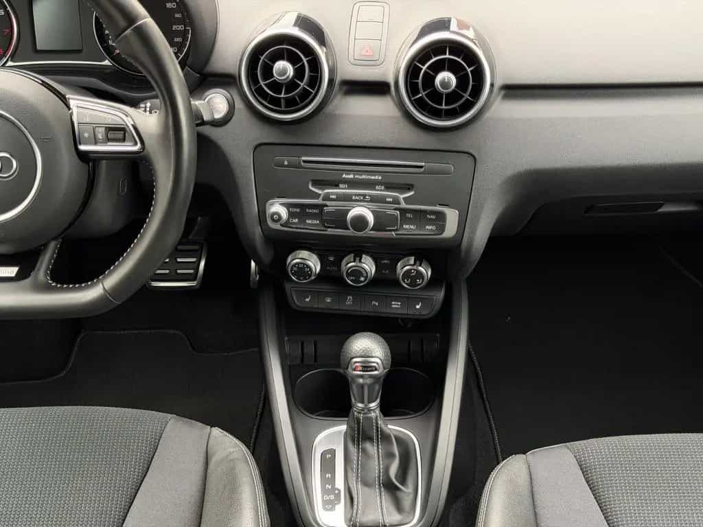 Audi A1 Sportback AUTOMATIK/S-LINE/NAVI/XENON/EXCLUSI 03/2015-photo-32
