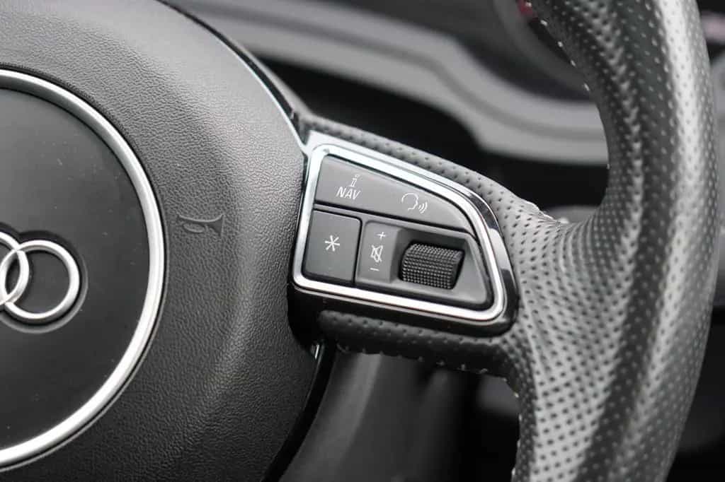 Audi Q3 S line Sport / Plus *MIT 3 JAHREN GARANTIE* 07/2017-photo-17