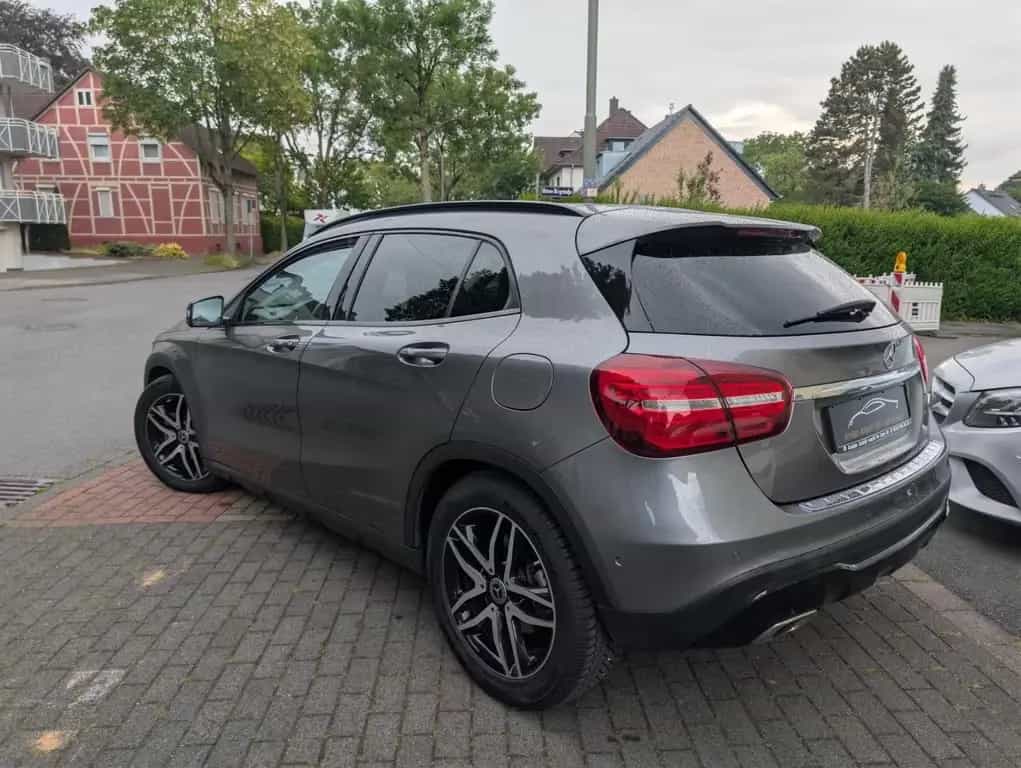 Mercedes-Benz GLA 200 AUTOMATIK, Scheck.heft. gepflegt 06/2017-photo-3