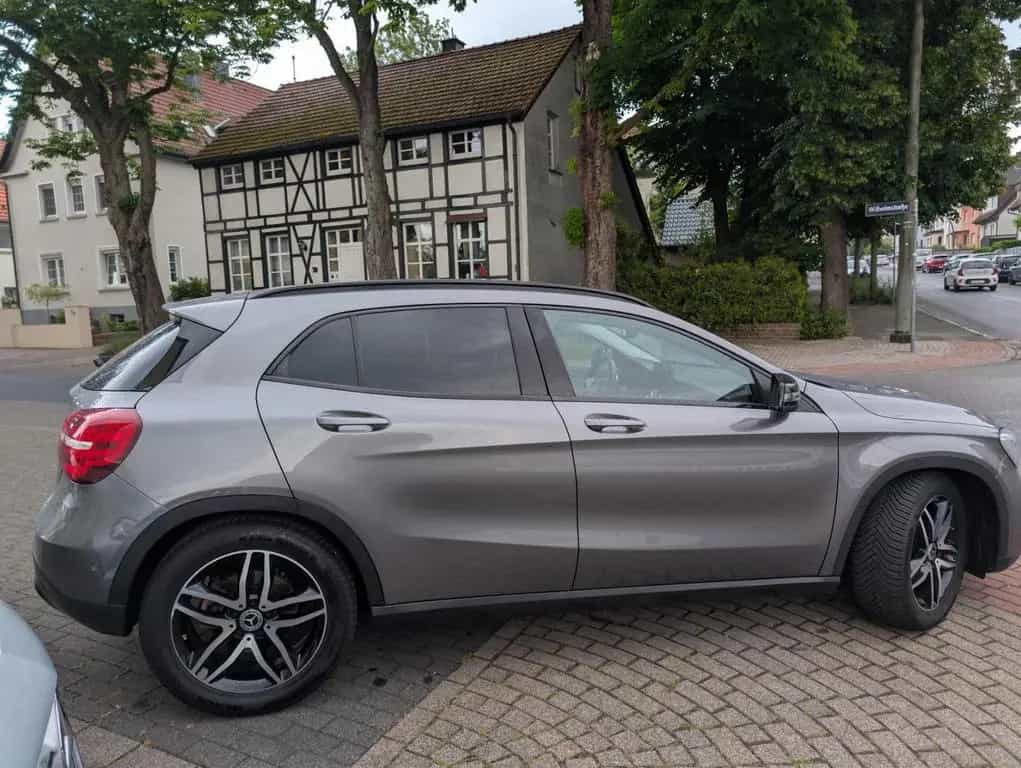 Mercedes-Benz GLA 200 AUTOMATIK, Scheck.heft. gepflegt 06/2017-photo-5