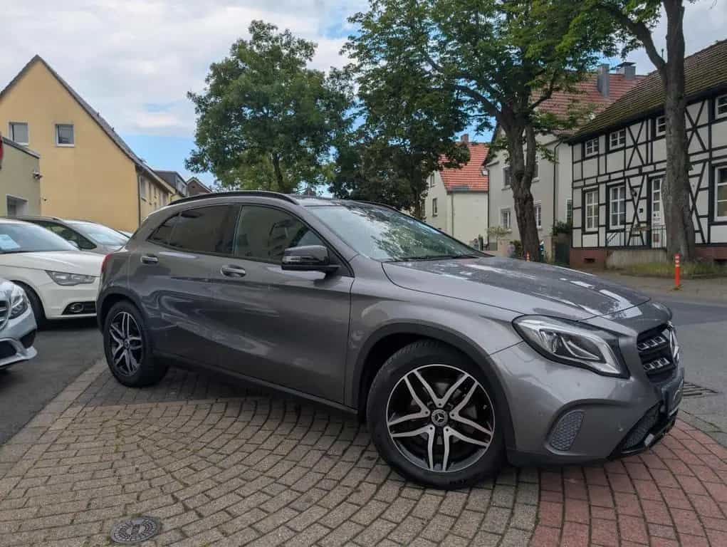 Mercedes-Benz GLA 200 AUTOMATIK, Scheck.heft. gepflegt 06/2017-photo-6