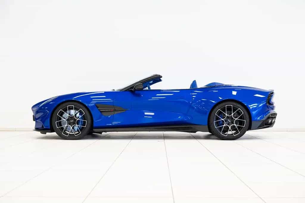 Aston Martin Vanquish Volante Full Options Titanium Exhaust 06/2025-photo-24