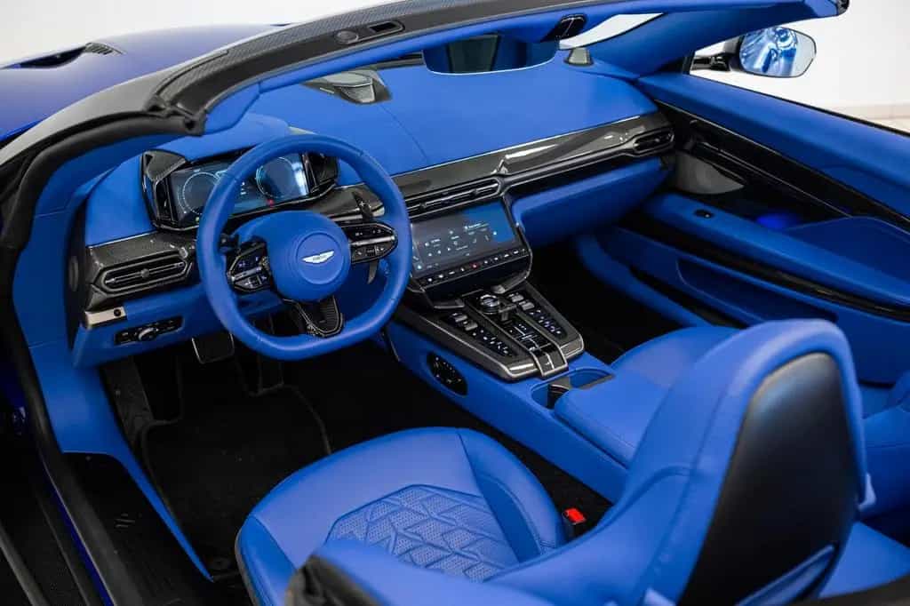 Aston Martin Vanquish Volante Full Options Titanium Exhaust 06/2025-photo-3