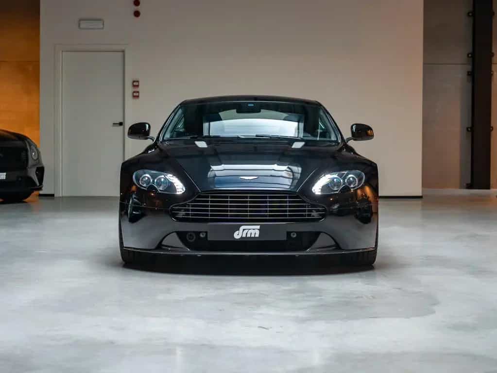Aston Martin V8 Vantage S 02/2017-photo-1