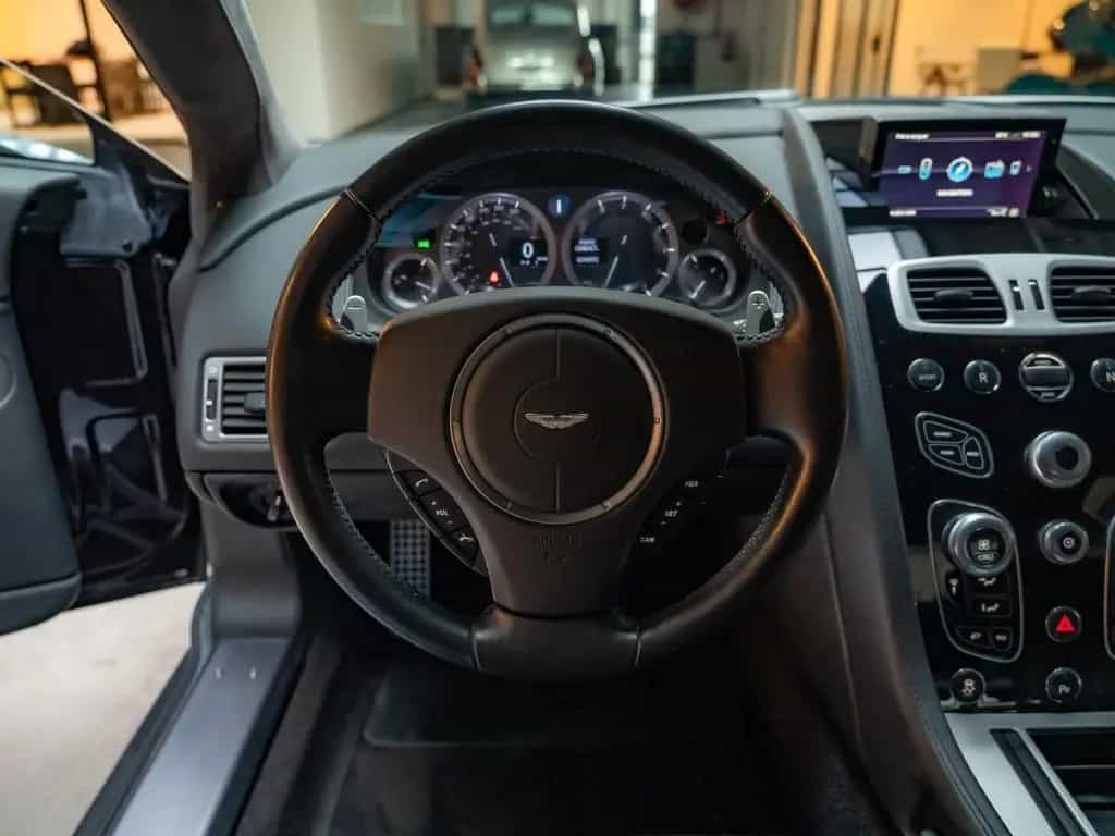 Aston Martin V8 Vantage S 02/2017-photo-10