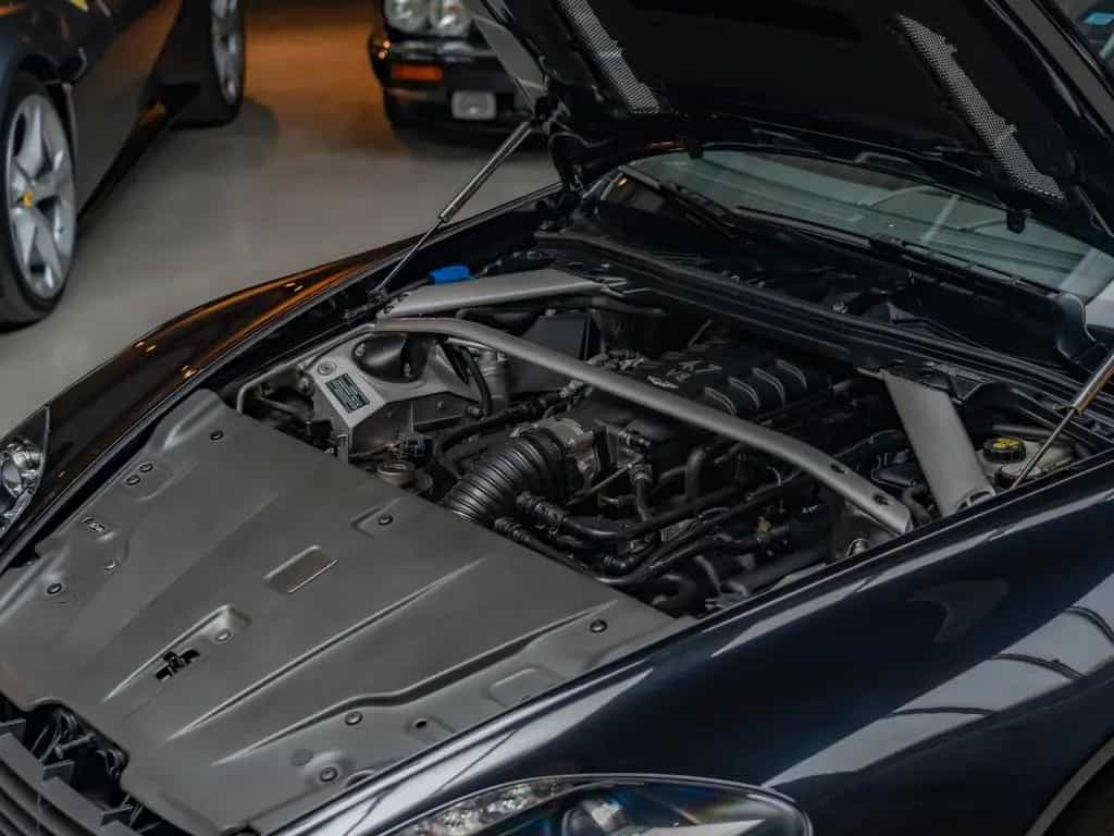 Aston Martin V8 Vantage S 02/2017-photo-13