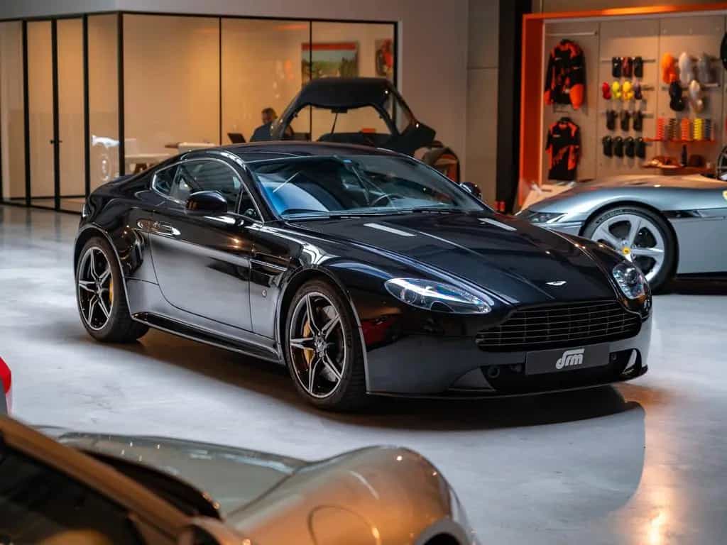 Aston Martin V8 Vantage S 02/2017-photo-7