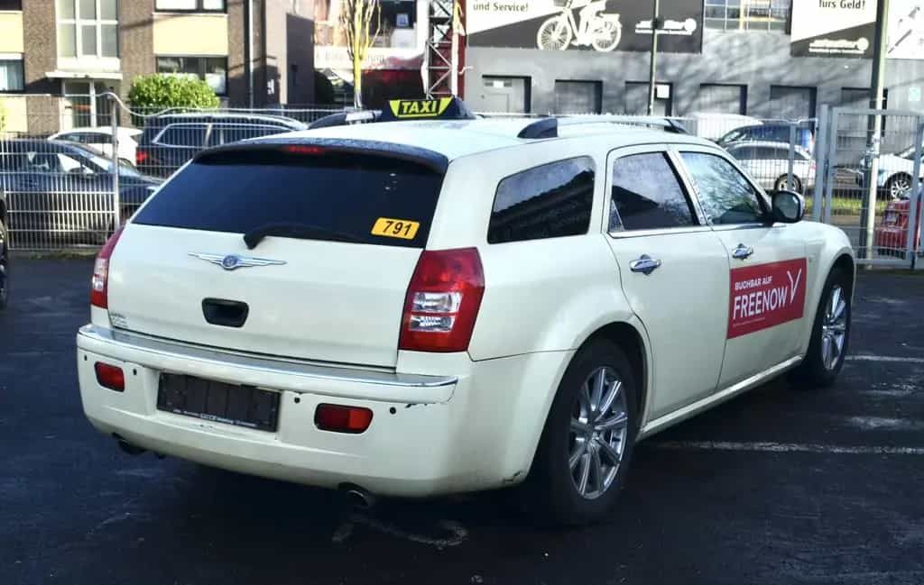 Chrysler 300C *TAXI-PAKET*LEDER*NAVI*AUTOMATIK*ALUFELGEN* 10/2010-photo-4