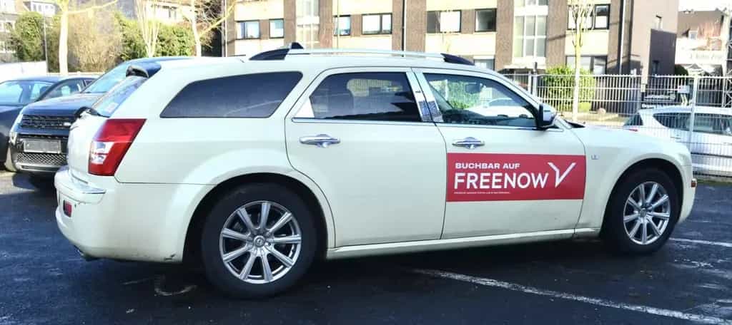 Chrysler 300C *TAXI-PAKET*LEDER*NAVI*AUTOMATIK*ALUFELGEN* 10/2010-photo-5