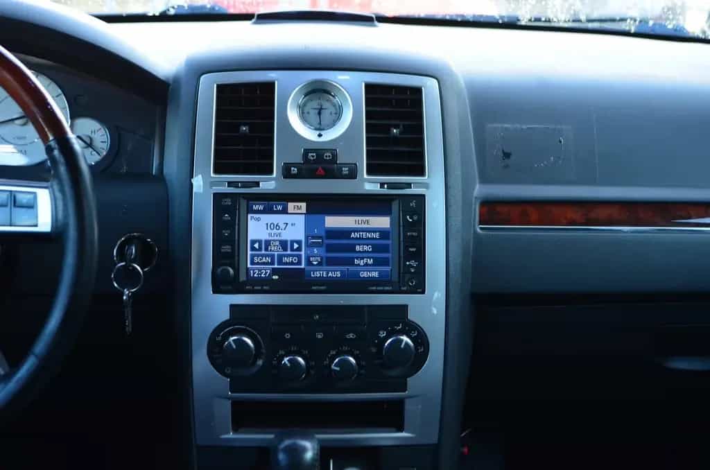 Chrysler 300C *TAXI-PAKET*LEDER*NAVI*AUTOMATIK*ALUFELGEN* 10/2010-photo-9