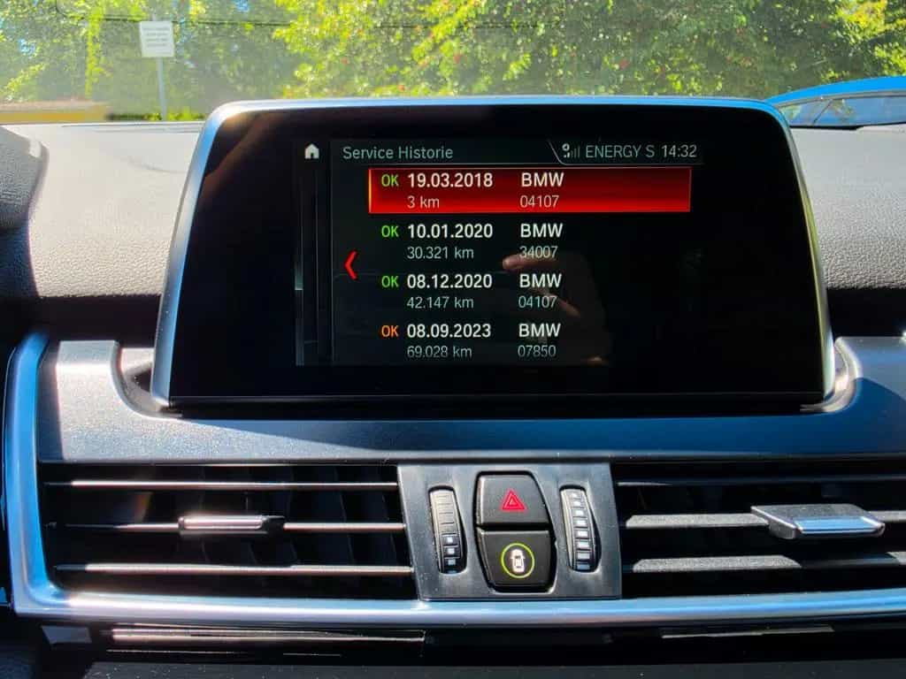 BMW 220 Active Tourer 220i Active Tourer Sport Line LED CAM DAB AHK 03/2018-photo-17