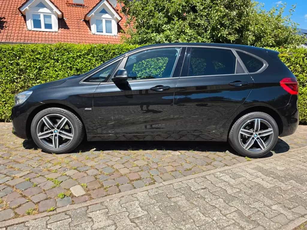 BMW 220 Active Tourer 220i Active Tourer Sport Line LED CAM DAB AHK 03/2018-photo-3