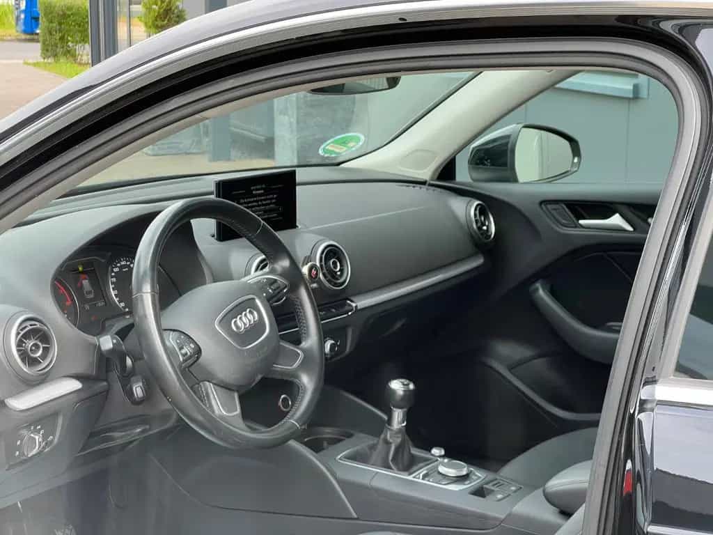 Audi A3 ambiente S Line  Klima Navi 04/2016-photo-11