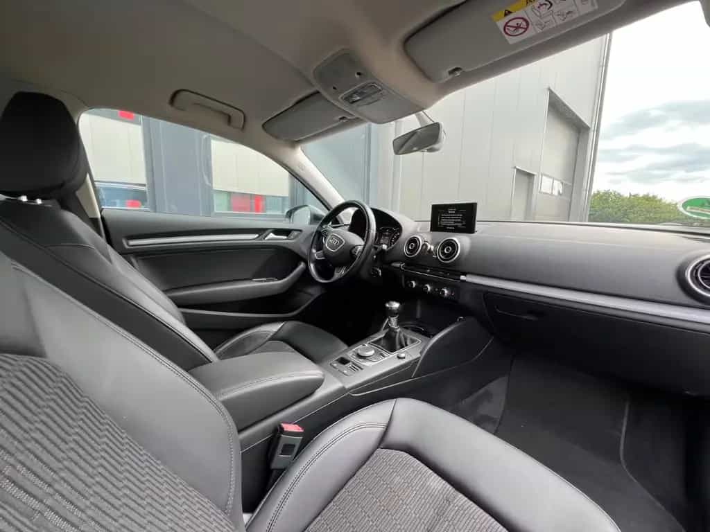 Audi A3 ambiente S Line  Klima Navi 04/2016-photo-8