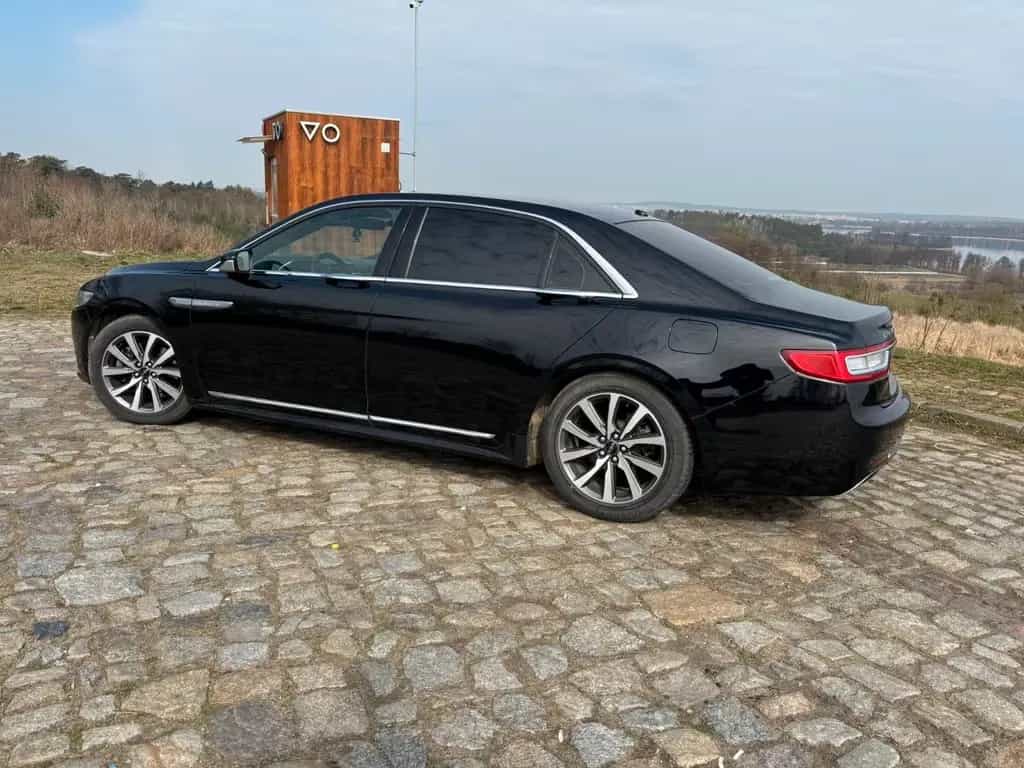 Lincoln Continental 07/2017-photo-5