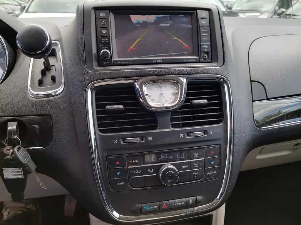 Chrysler Voyager 3.6+Town&Country+AUTOMATIK+LEDER+NAVI+CAM 07/2013-photo-16